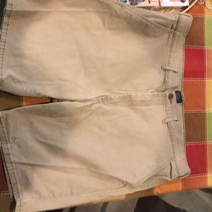 Men’s khaki shorts